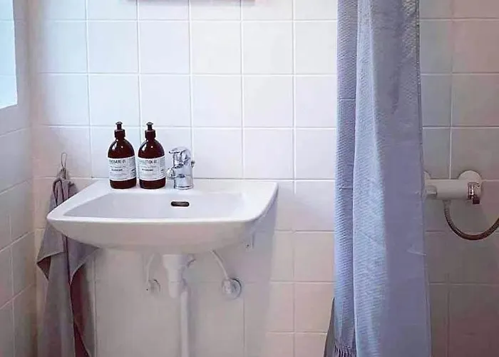 Дом отдыха Half-timbered House From 1894 With Wilderness Bath *