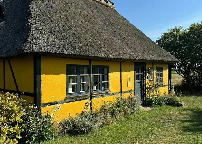 Casa vacanze Half-timbered House From 1894 With Wilderness Bath Nysted